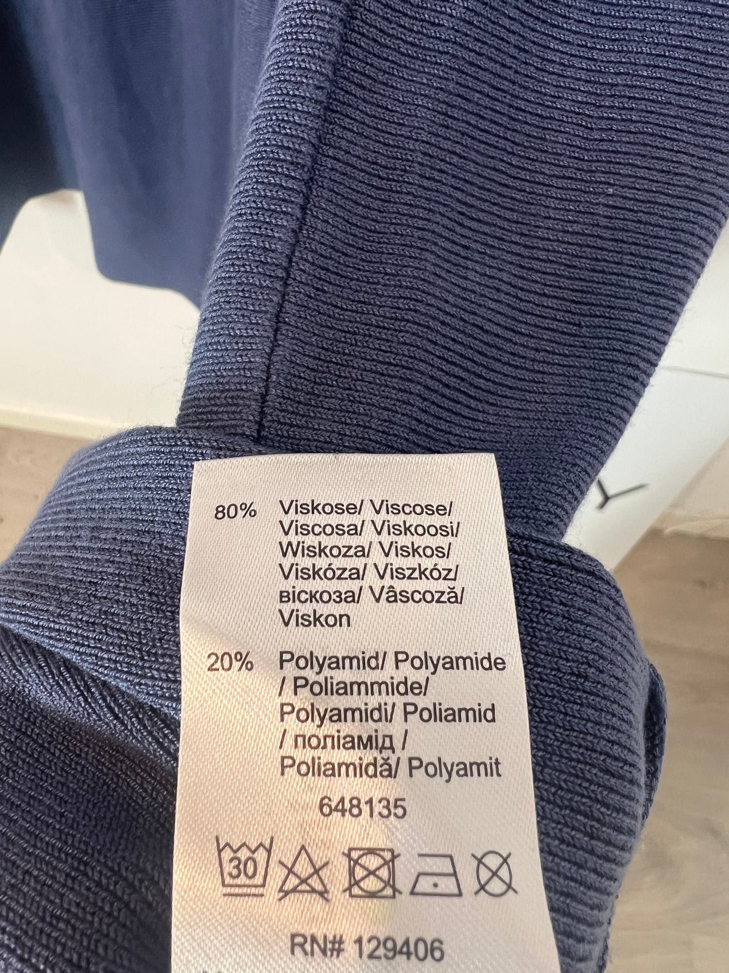 BODYFLIRT. Knitted blue midi skirt. T.L.