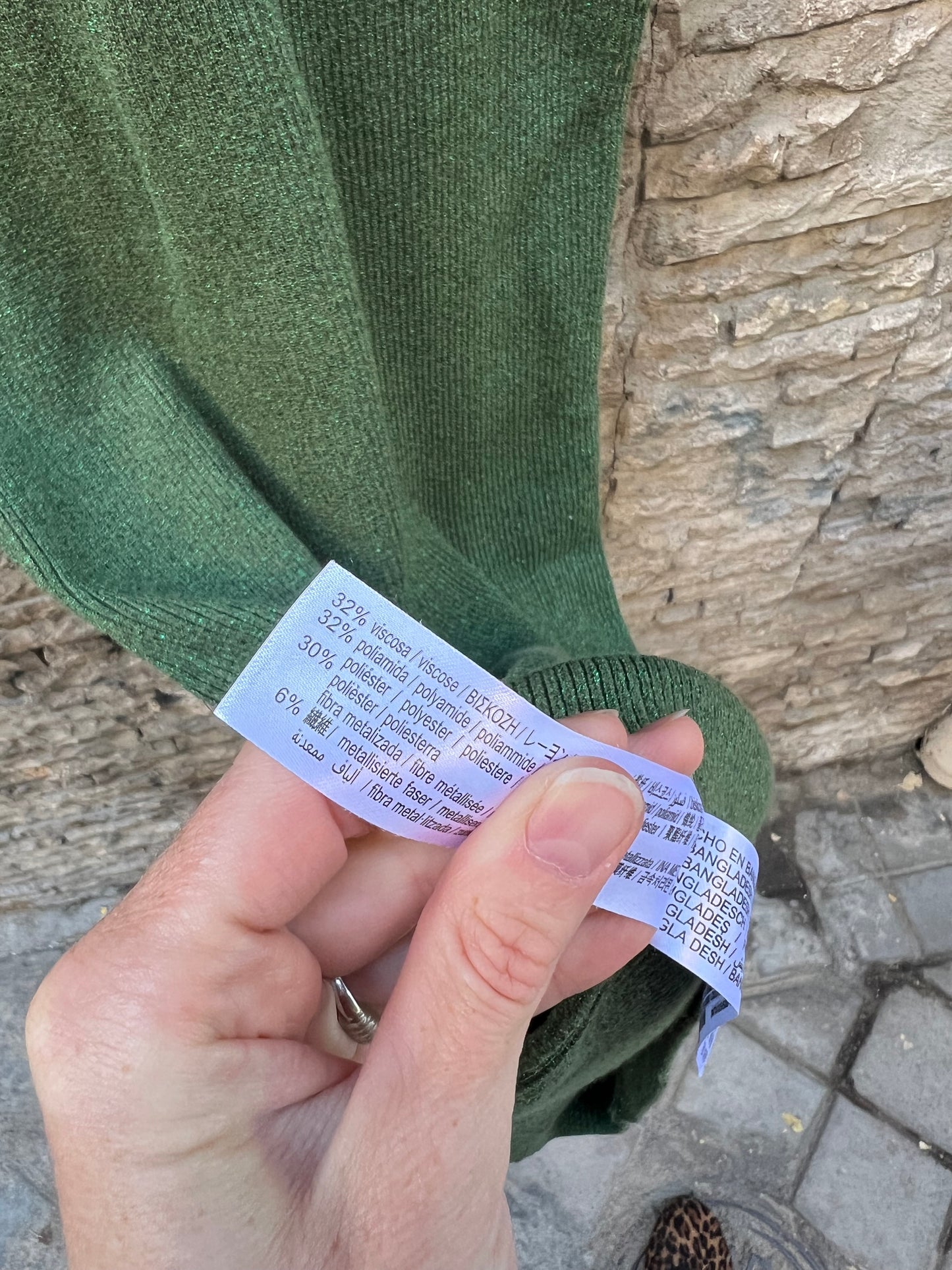 ZARA. Vestido midi verde punto elástico