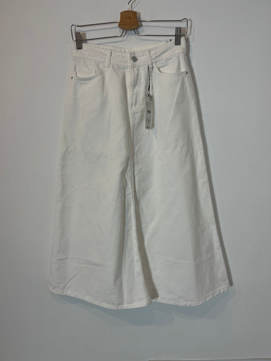 ZARA. Falda midi denim blanca . T XS