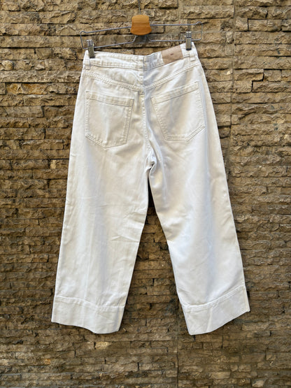ZARA. Denim blanco bolsillos