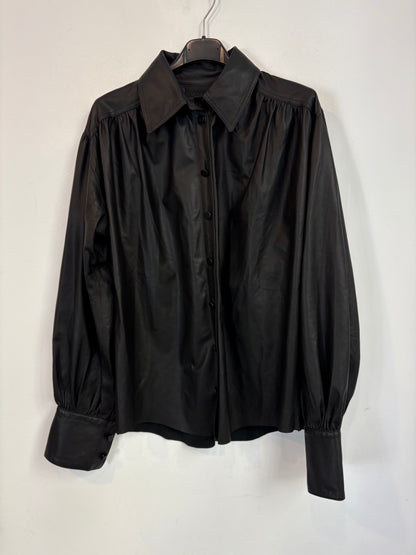 MON & PAU. Camisa negra piel