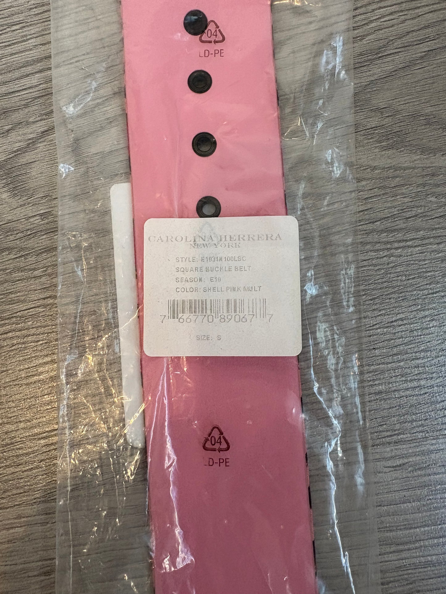 CAROLINA HERRERA . Cinturón rosa estampado