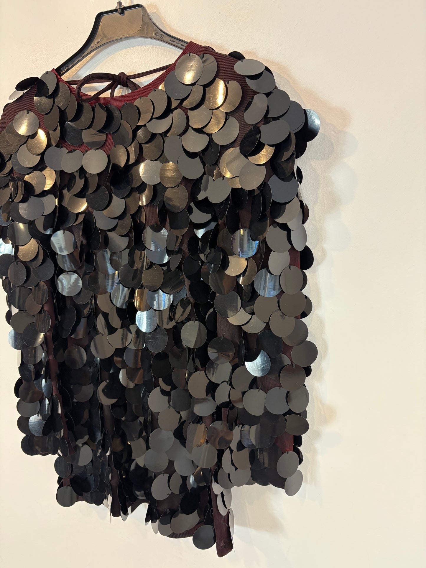 OTRAS. Top lentejuelas maxi