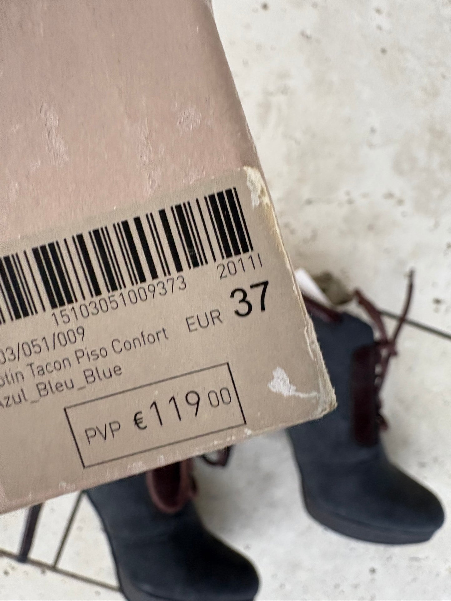 UTERQÜE. Botines piel cordones. T 37