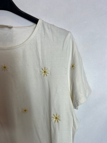 SÉZANE.Camiseta beige flores bordadas. T M