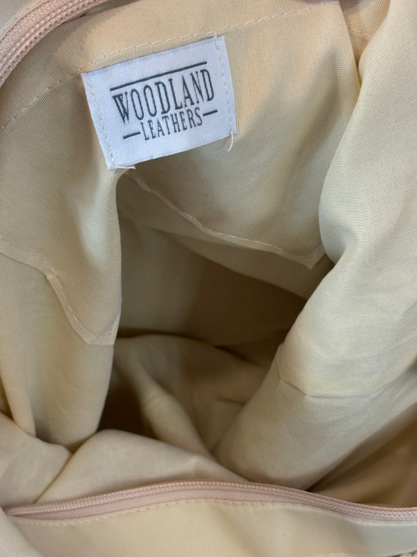 OTRAS. Bolso rafia hombro