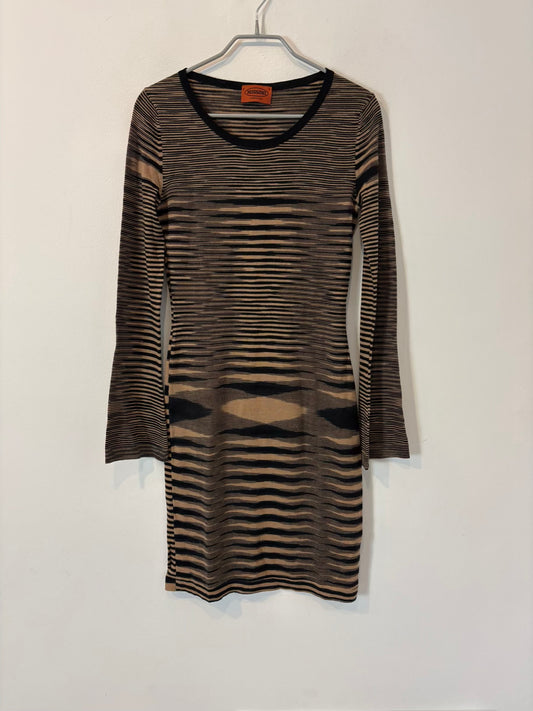 MISSONI. Vestido mido bicolor con lana