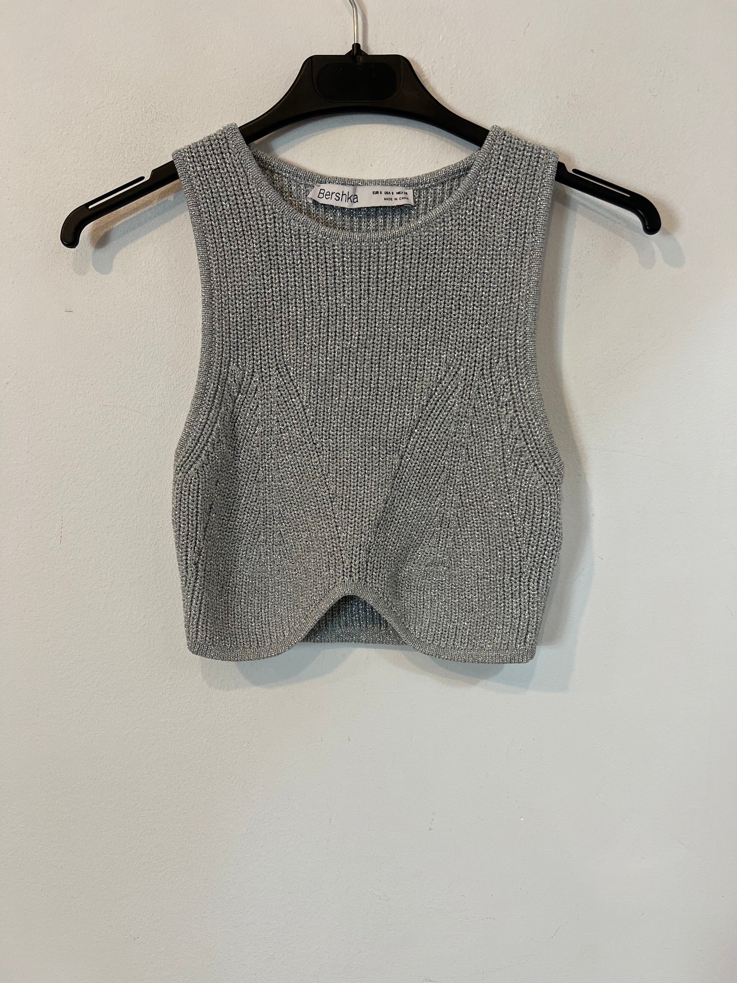 BERSHKA. Top gris hilos T.s