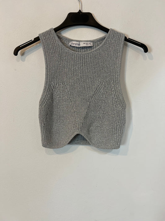 BERSHKA. Grey Ts thread top