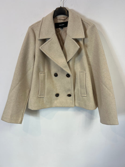 VERO MODA. Chaqueta beige cruzada. T XS