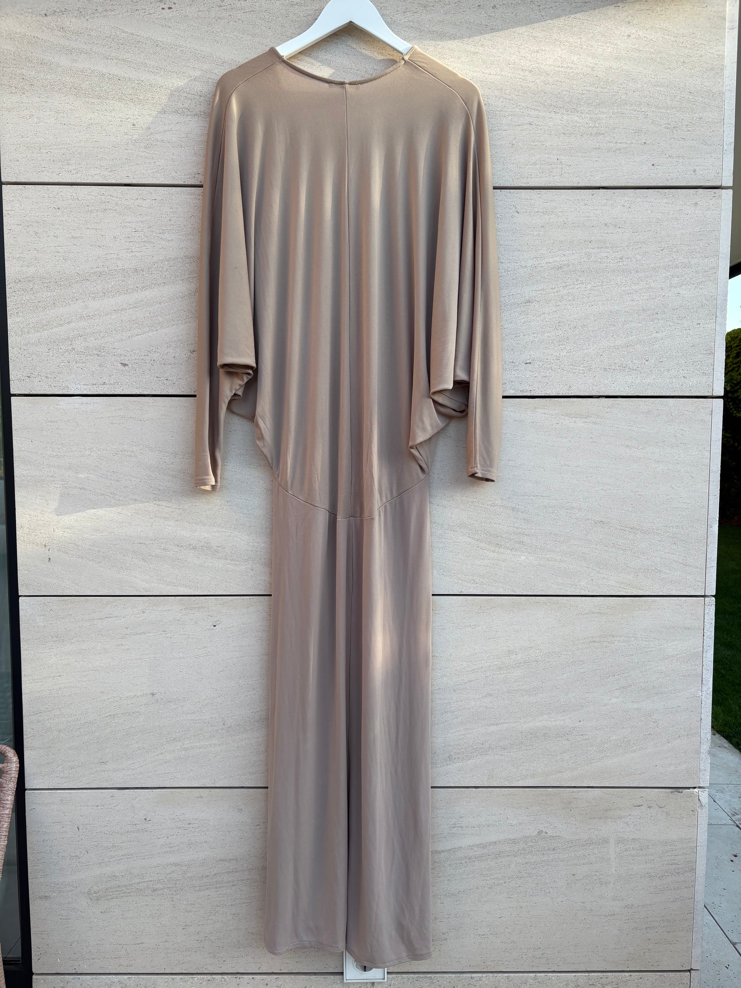 ZARA. Vestido largo punto elástico beige