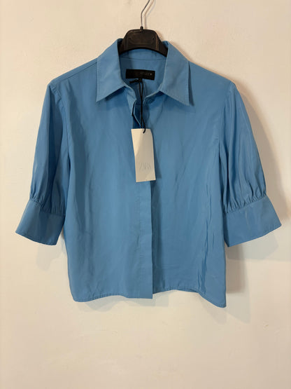 ZARA. Conjunto azul falda y blusa