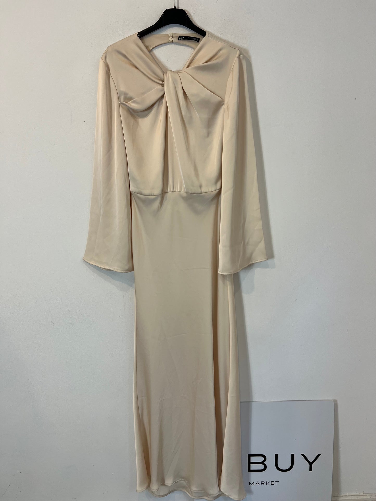 ZARA. Vestido largo beige T.m