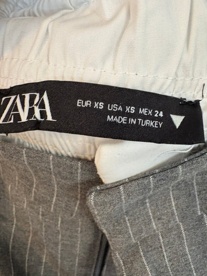 ZARA. Pantalón pinzas doble cintura. T XS