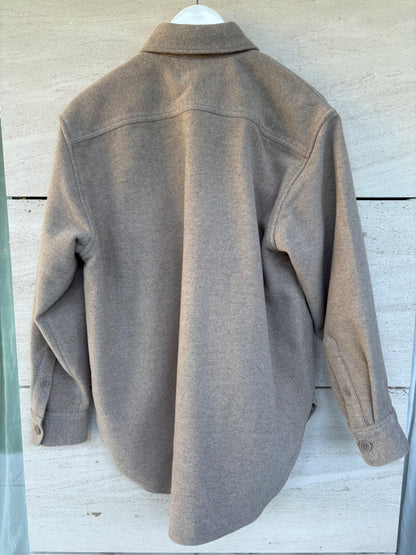 ARKET. Sobrecamisa lana bolsillos. T 36