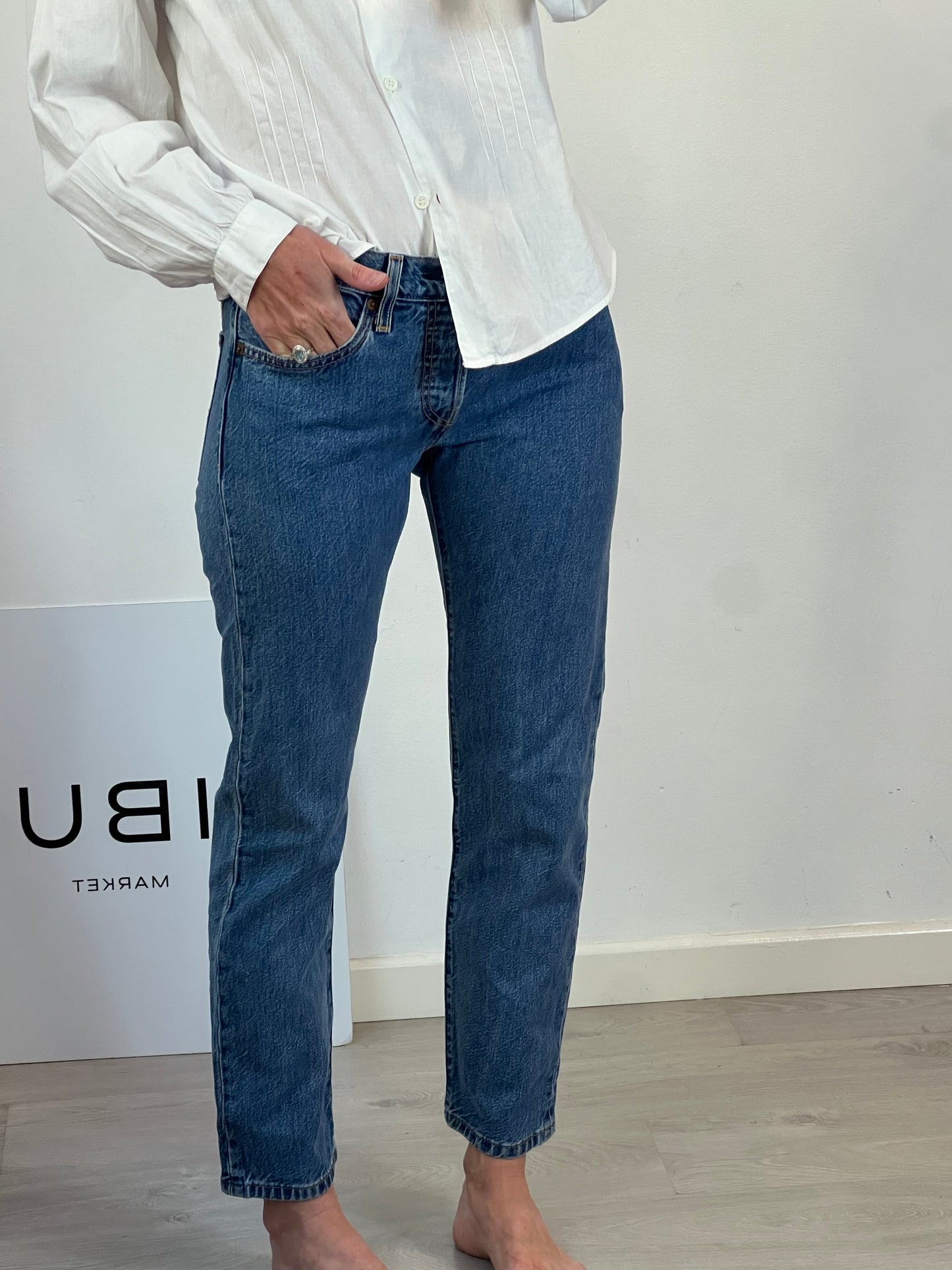 LEVI´S . Denim modelo 501 abotonado