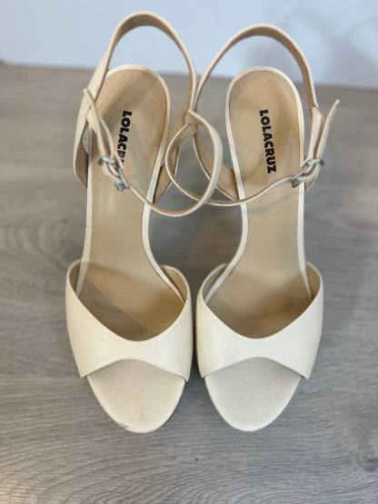 LOLA CRUZ. Sandalia beige claro plataforma. T 39