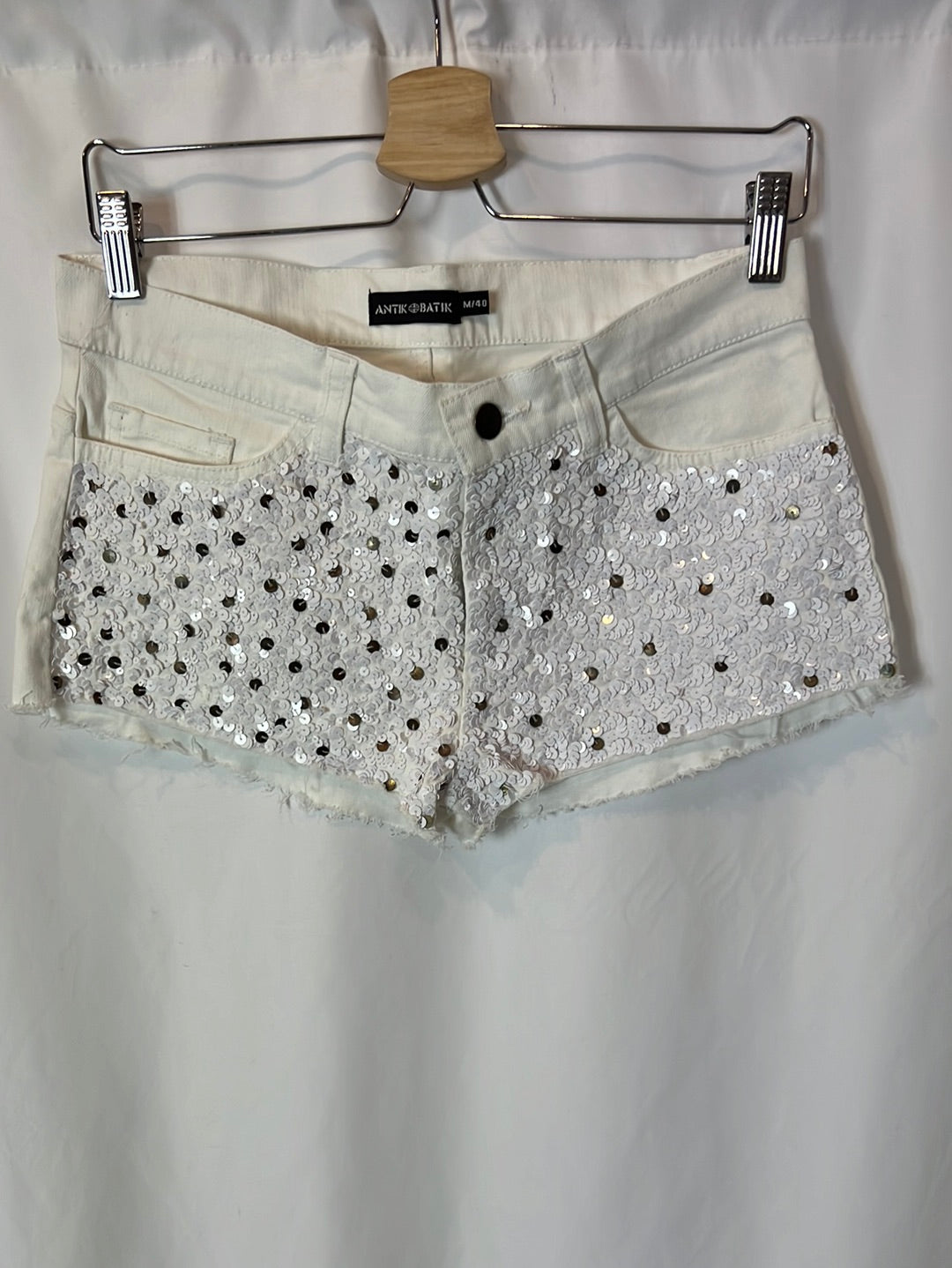 ANTIK BATIK. Sequin denim shorts. T.S.