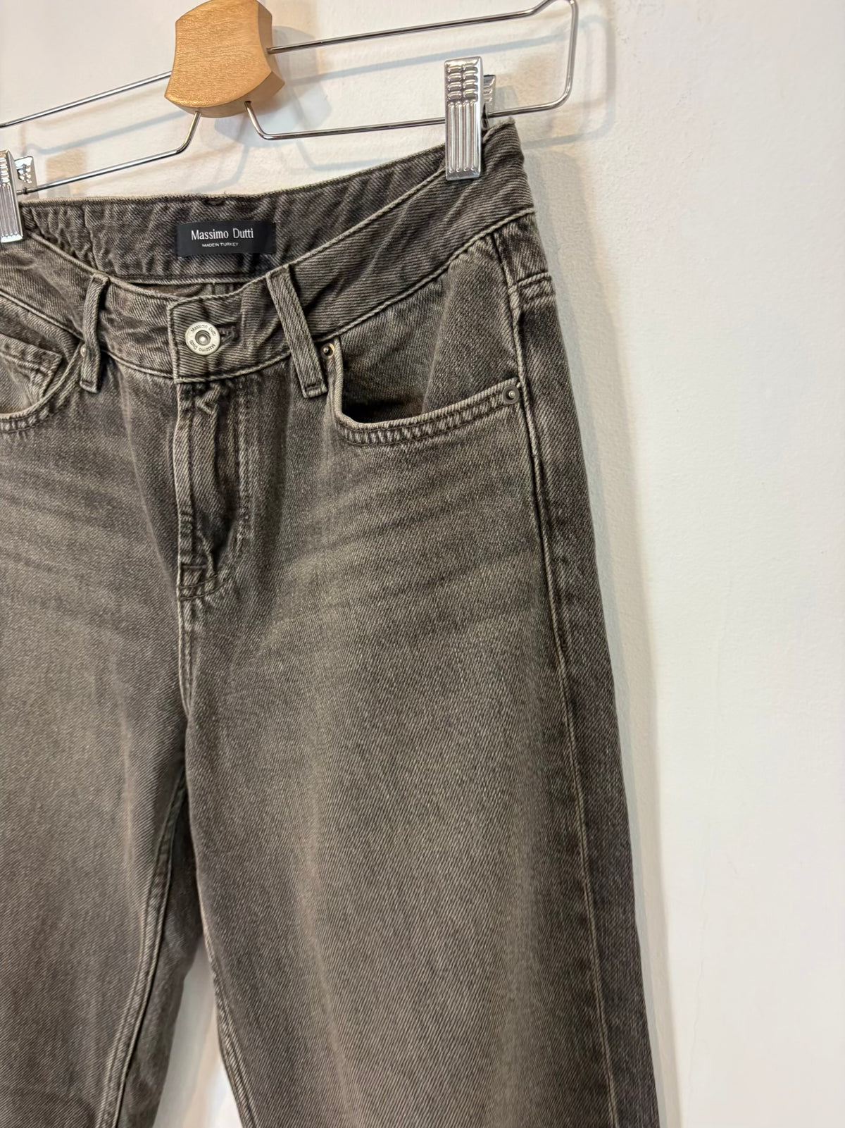 MASSIMO DUTTI. Denim recto gris