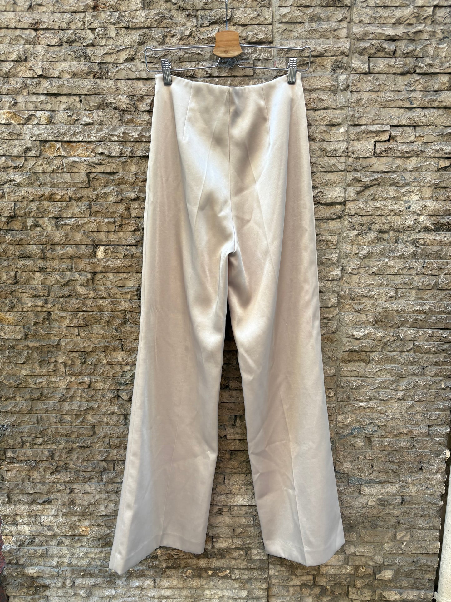 ZARA. Beige flowing blouse. Size M