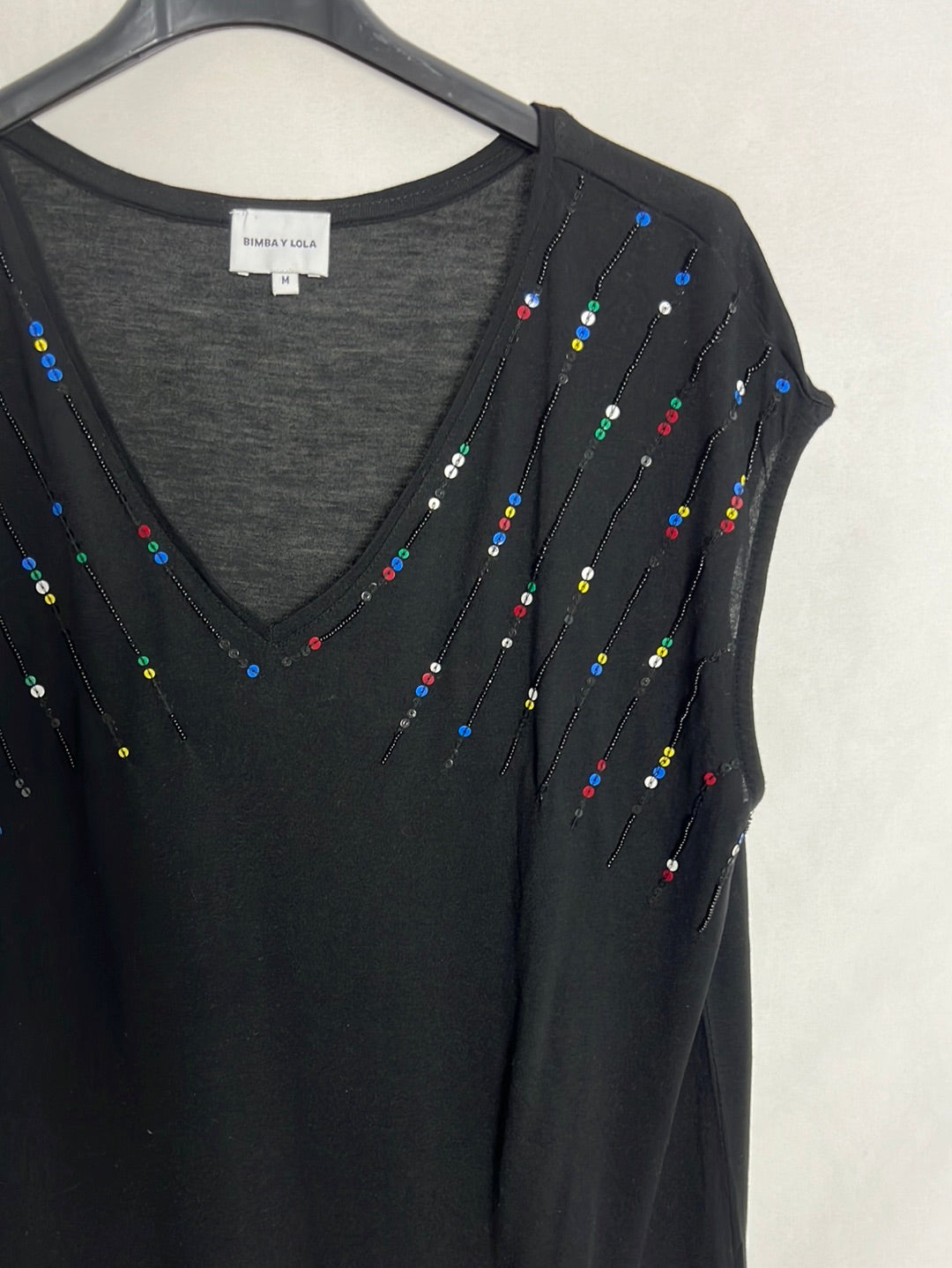 BIMBA Y LOLA. Black sequin T-shirt TM