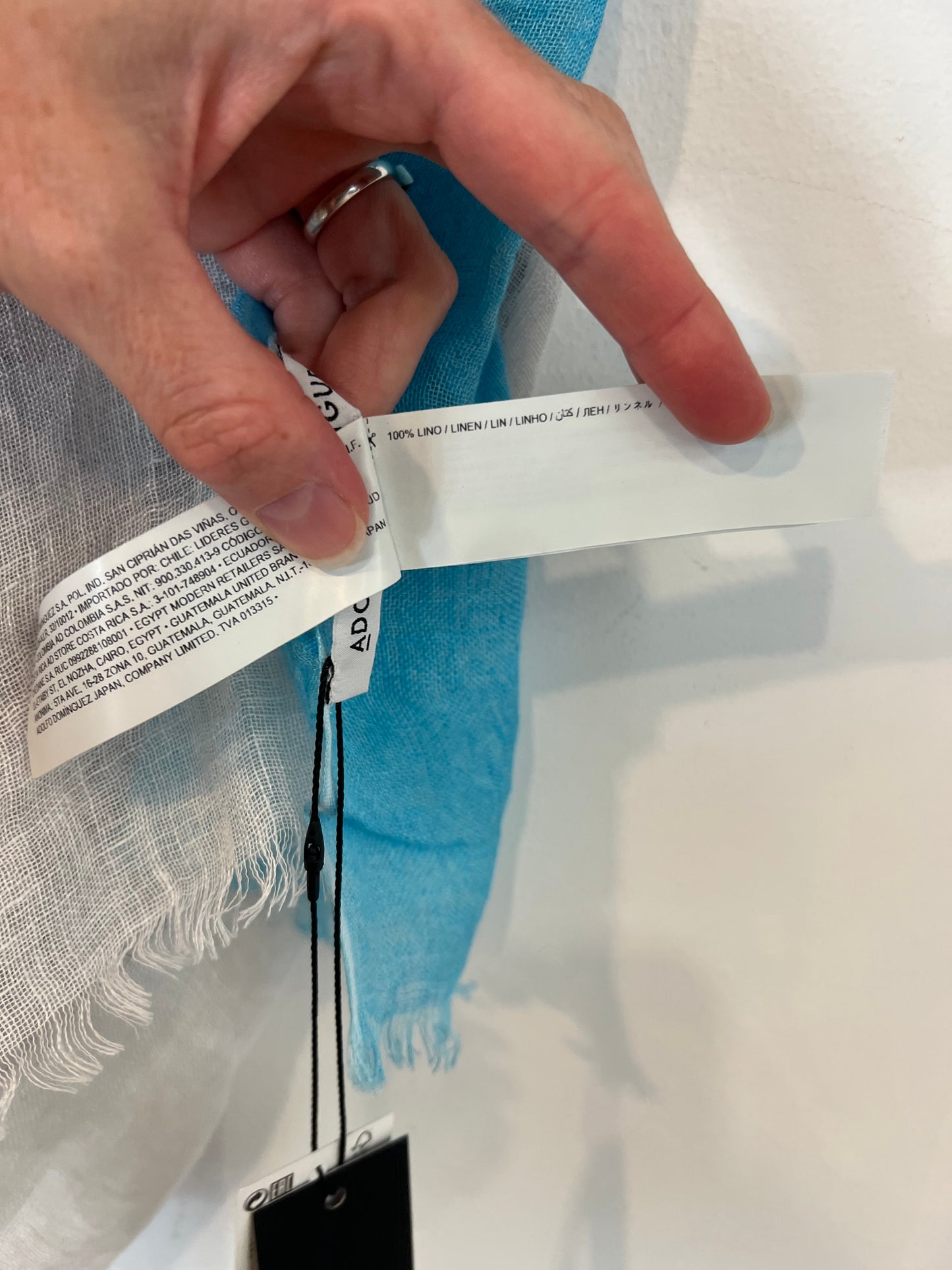 ADOLFO DOMINGUEZ. Two-tone linen scarf