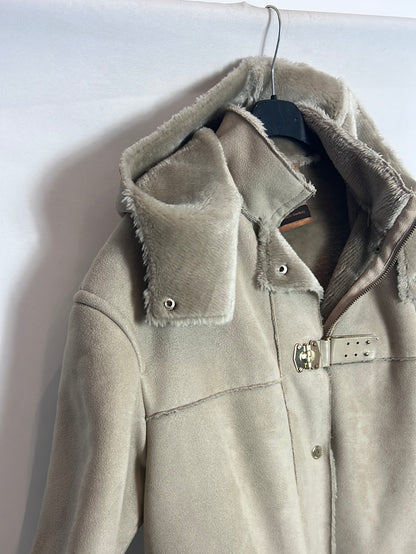 ADOLFO DOMINGUEZ. Abrigo beige texturas. T S