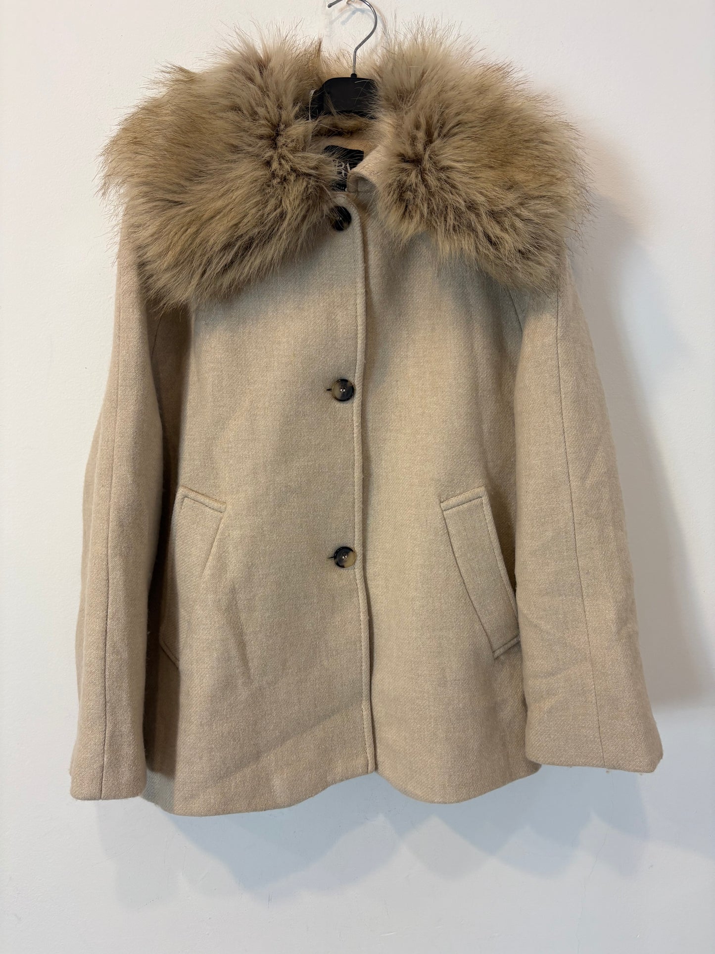 ZARA. Chaqueta lana cuello pelo