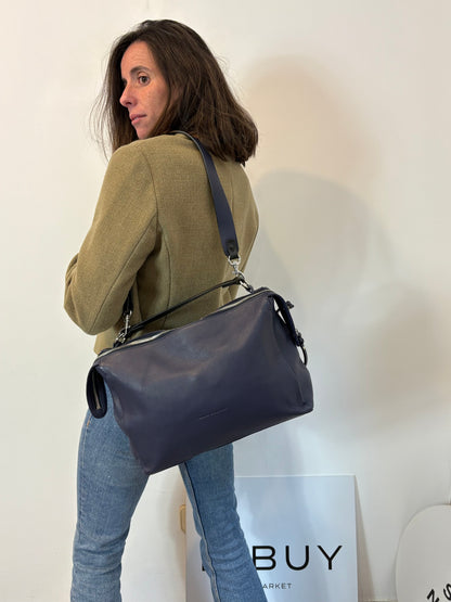 ADOLFO DOMINGUEZ. Bolso piel azul doble asa