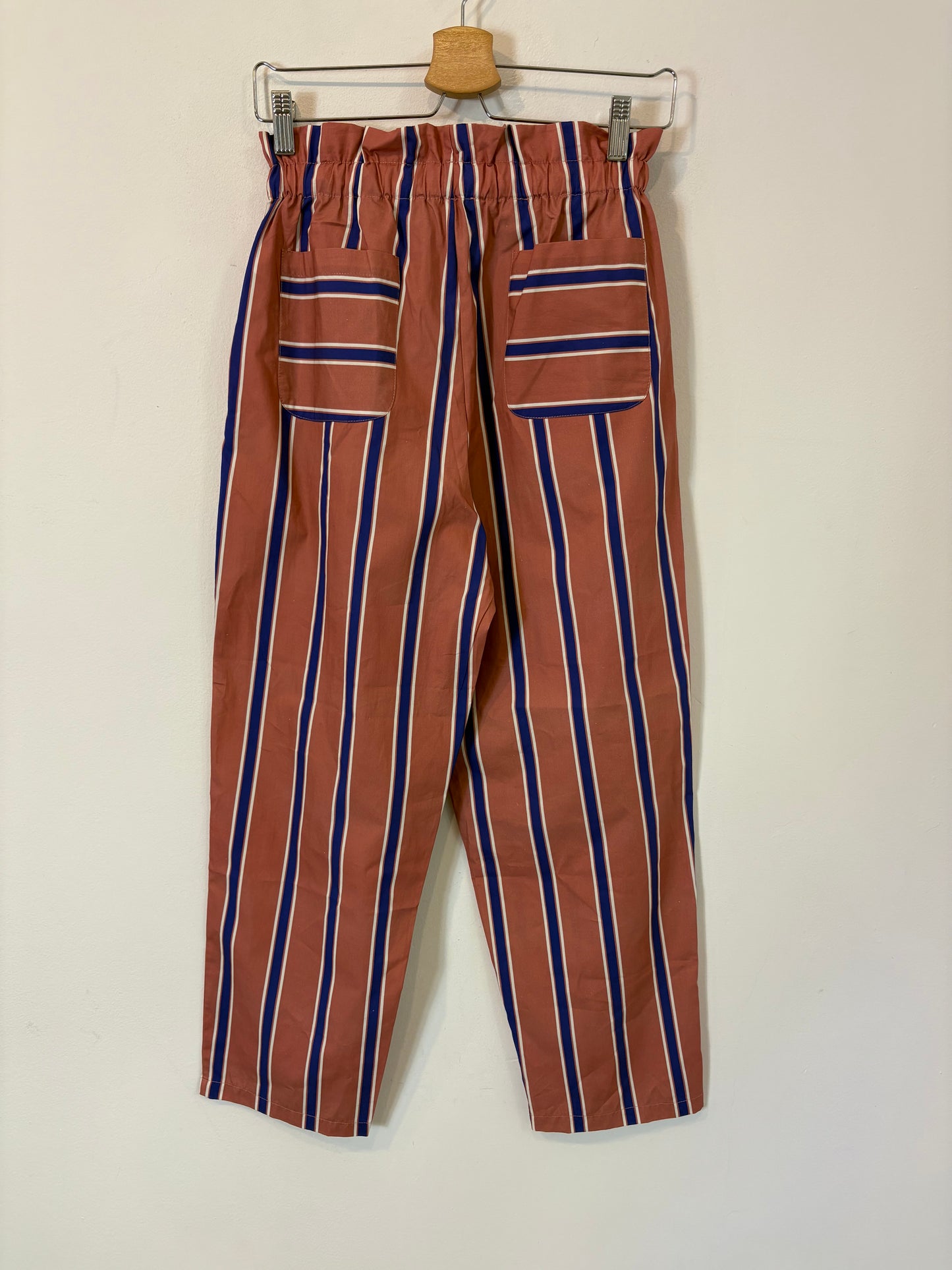 HIMBA. Total look top y pantalón rayas. T S