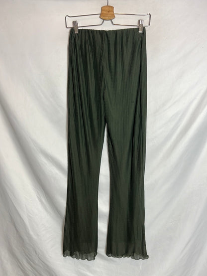 ZARA. Pantalón plisado verde. T S
