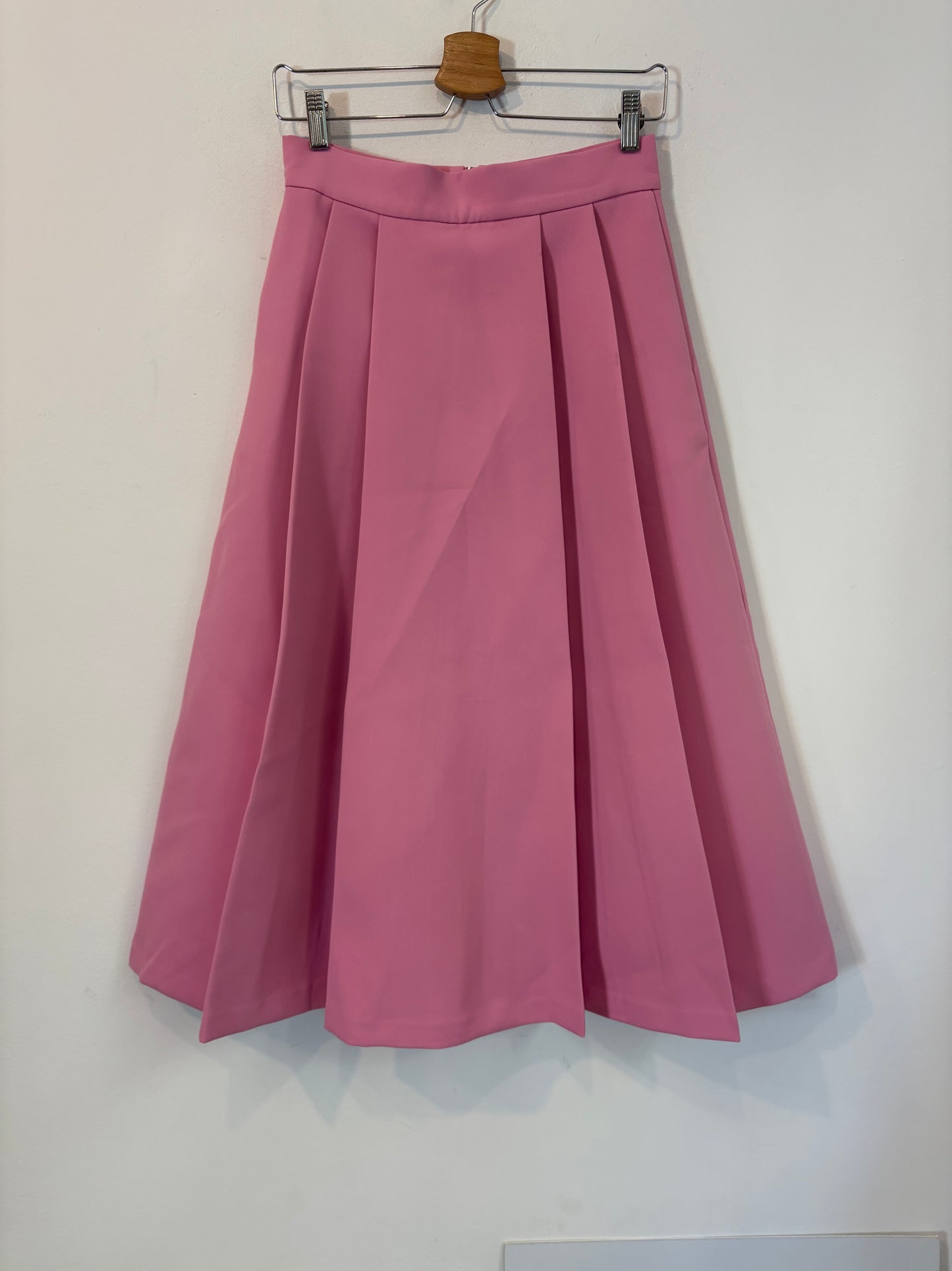 ZARA. Falda midi tablas con bolsillos