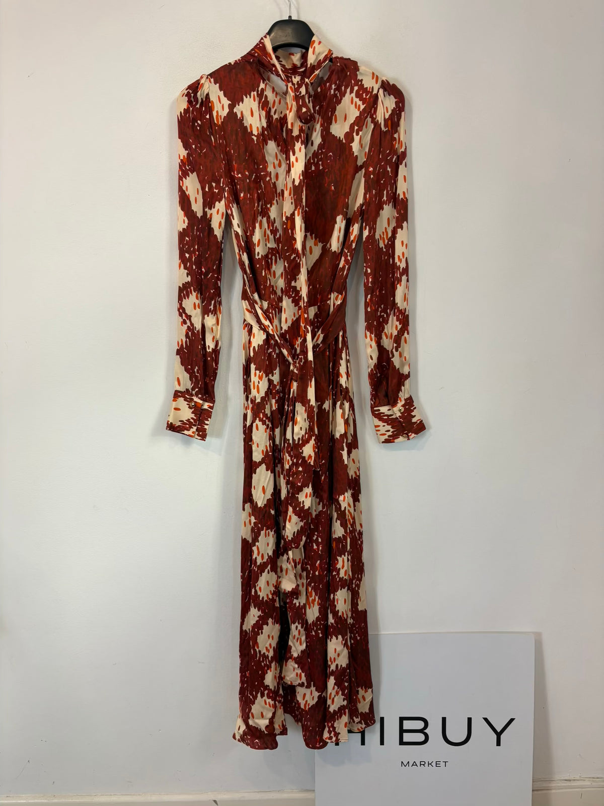 IQ COLLECTION. Vestido fluido estampado lazada