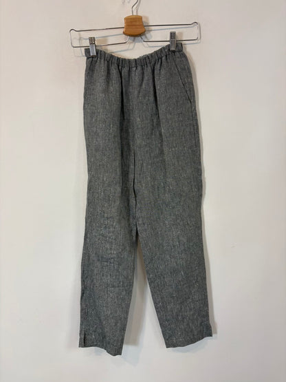 MAKSU. Total look fluido hilos brillo