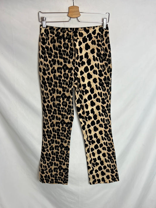 ZARA. Pantalón cropped animal print. T XS