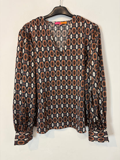 VILAGALLO. Total look fluido estampado geométrico