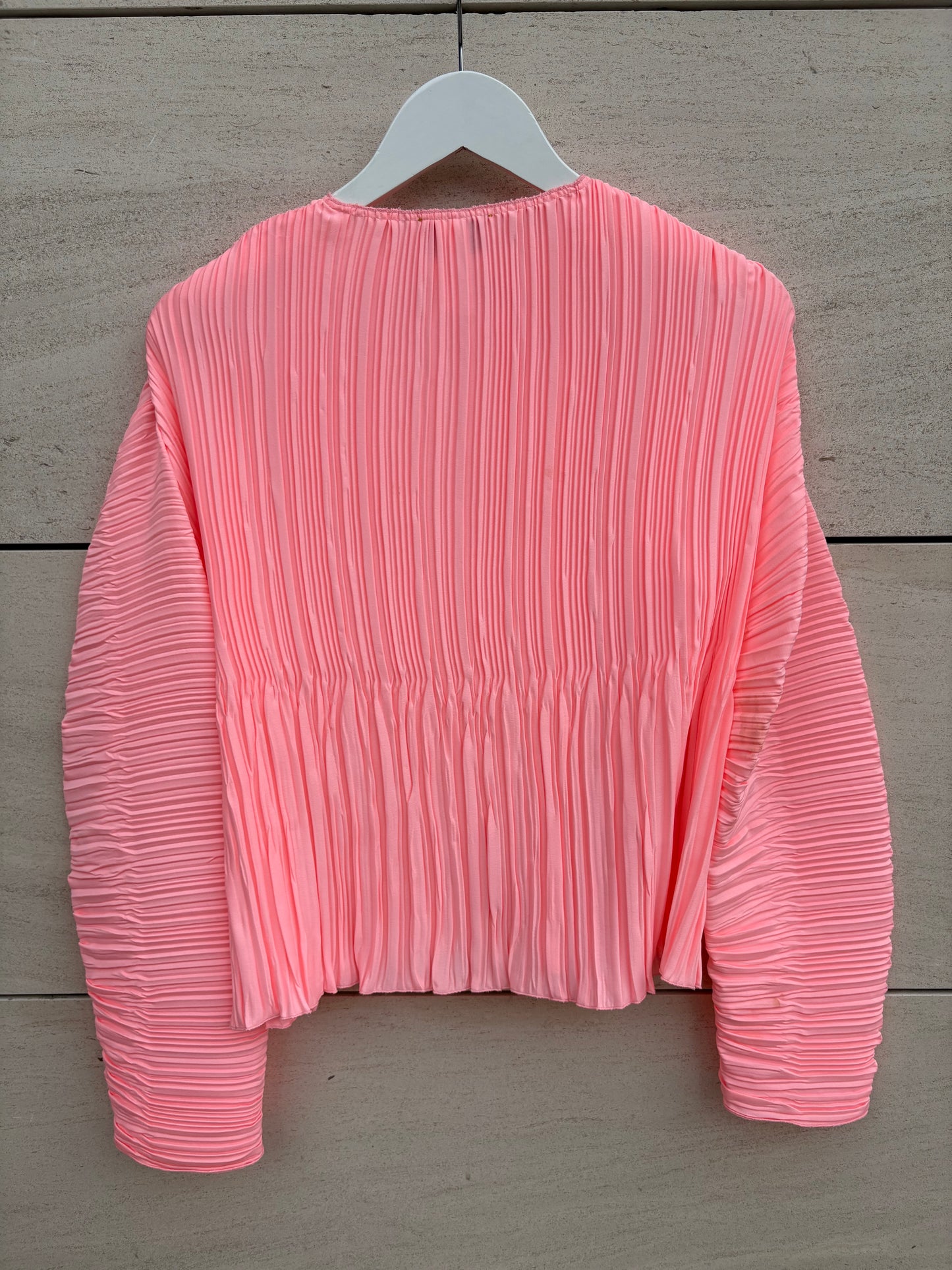 FORTE FORTE. Blusa fluida plisada flúor