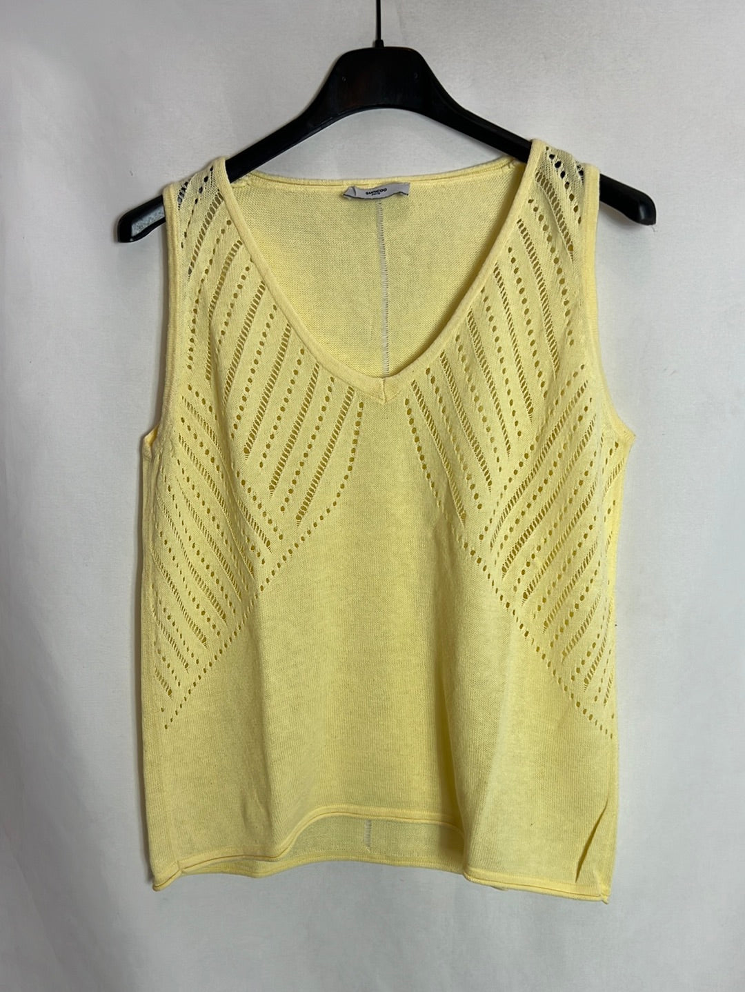 OTHERS. Yellow thread top. TS
