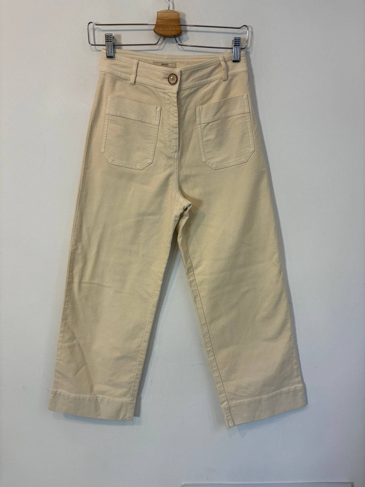 SESSÚN. Denim beige bolsillos