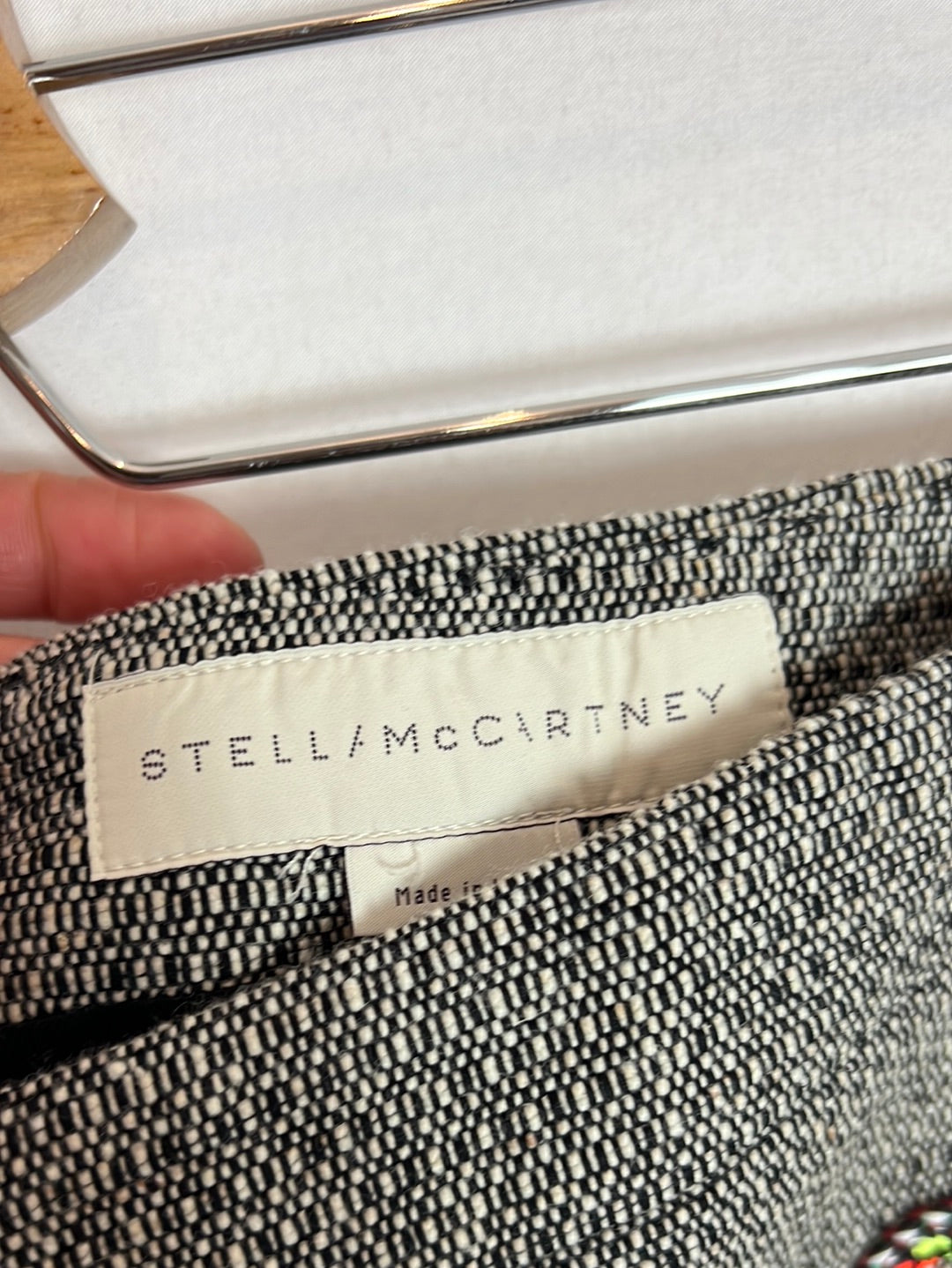 STELLA McCARTNEY. Falda corta textura.