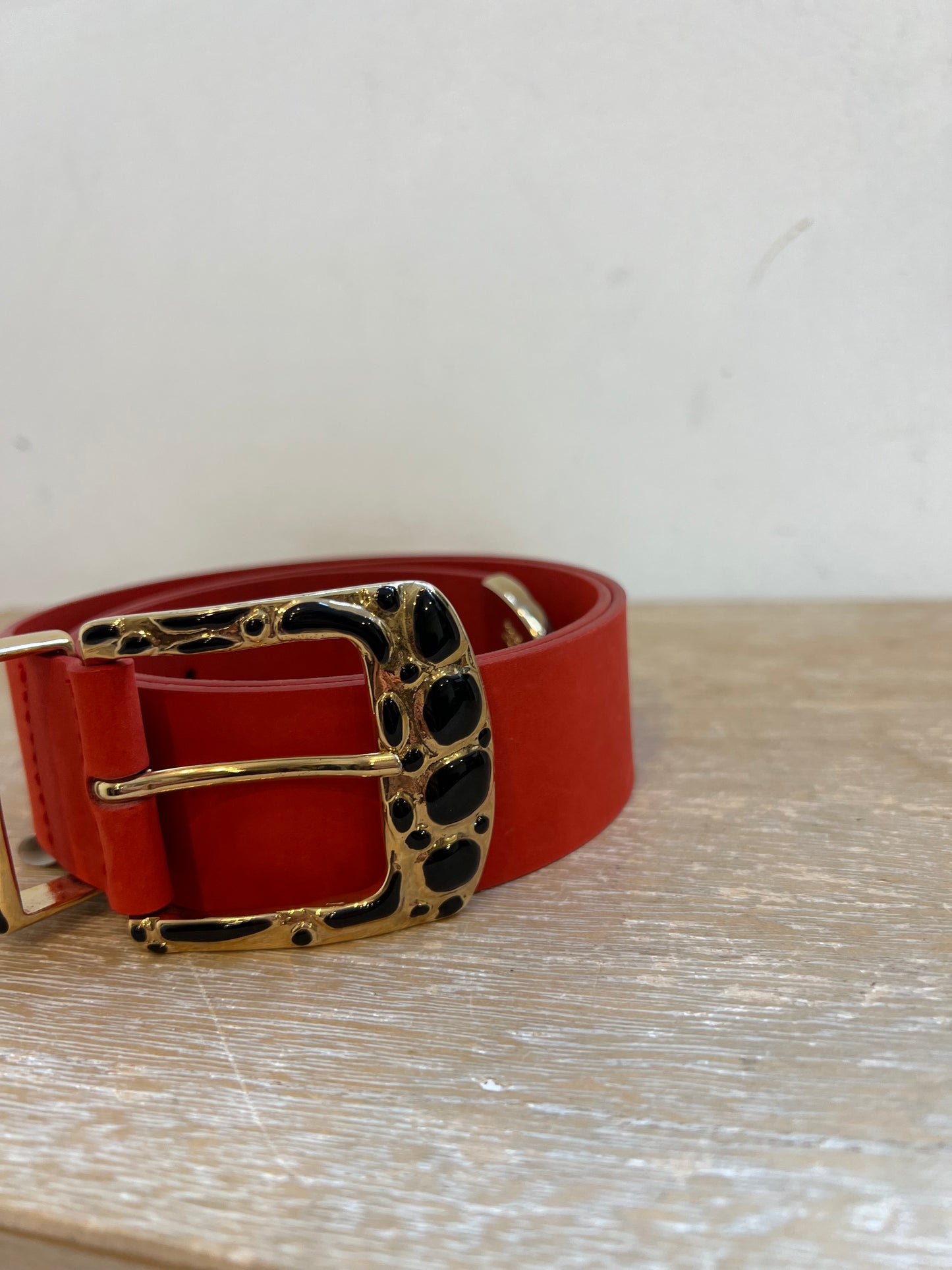 UTERQÜE. Cinturón rojo piel. T 75