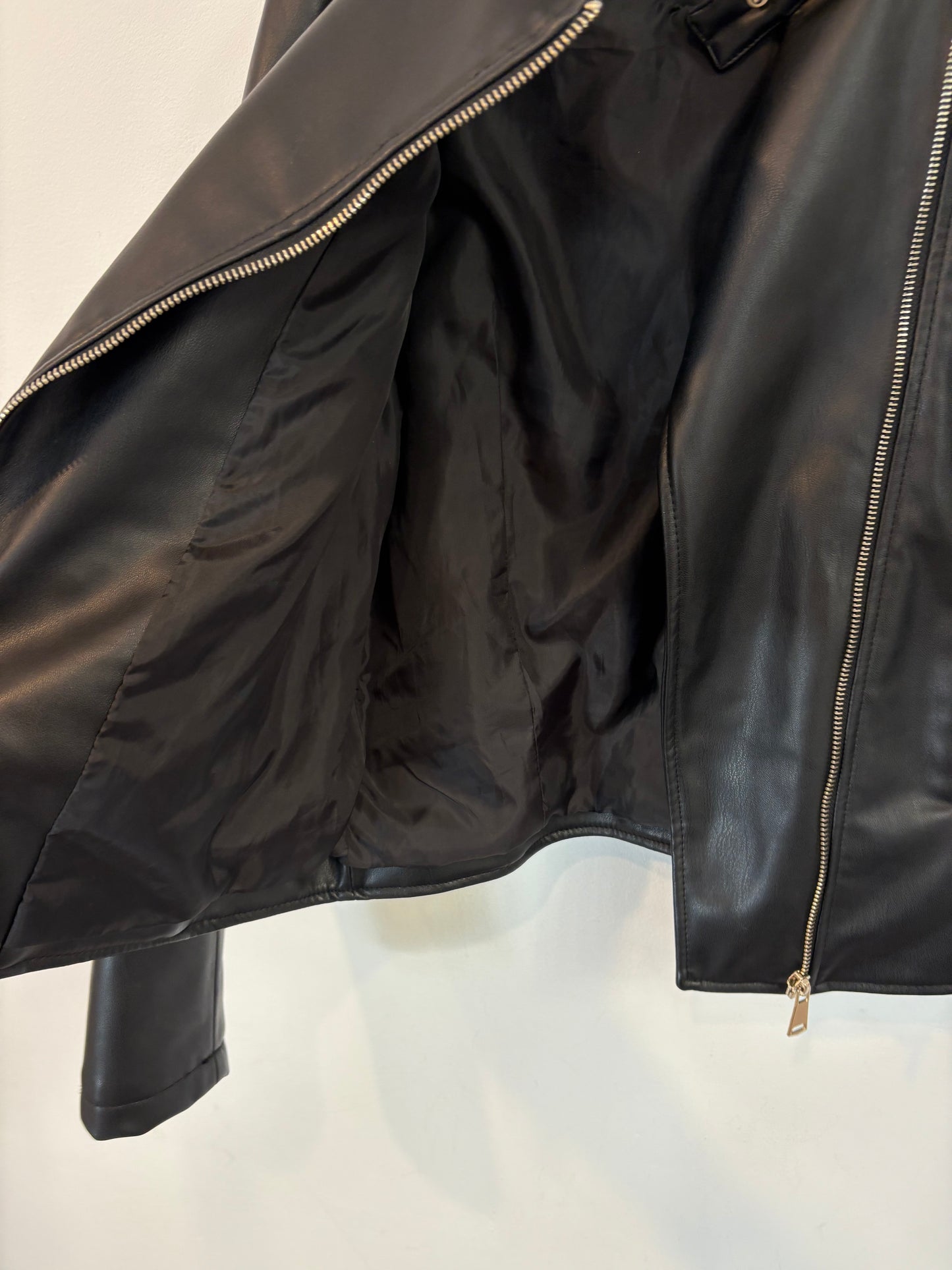 ZARA. Coral beaded jacket. TS