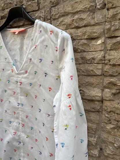 VILAGALLO. Blusa blanca dibujos