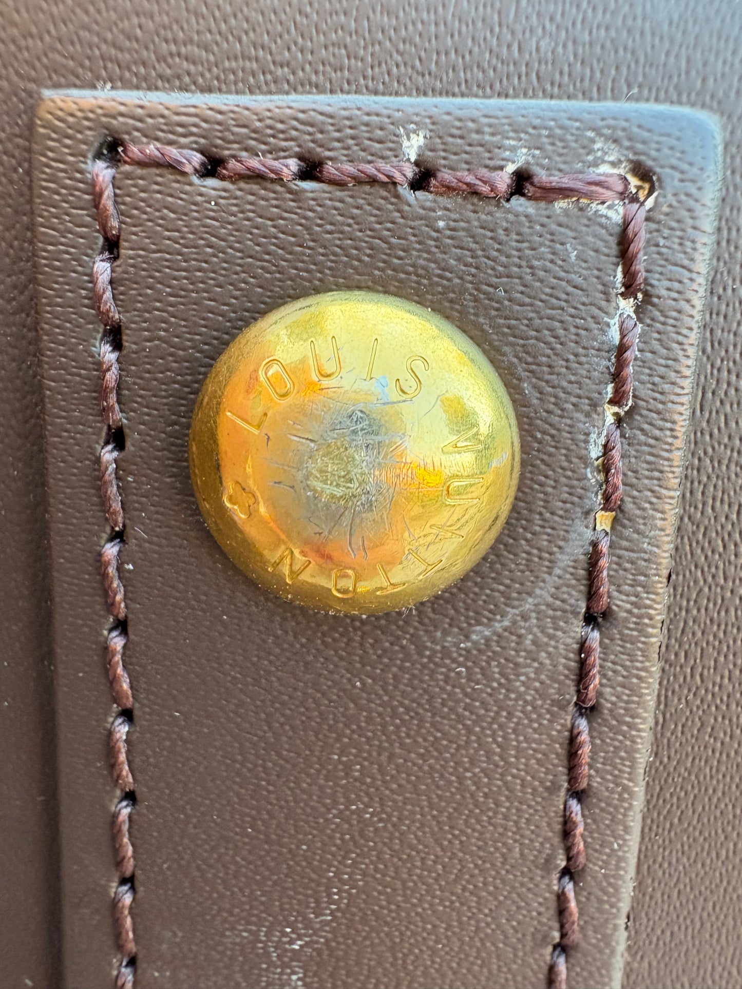 LOUIS VUITTON. Bolso Alma BB