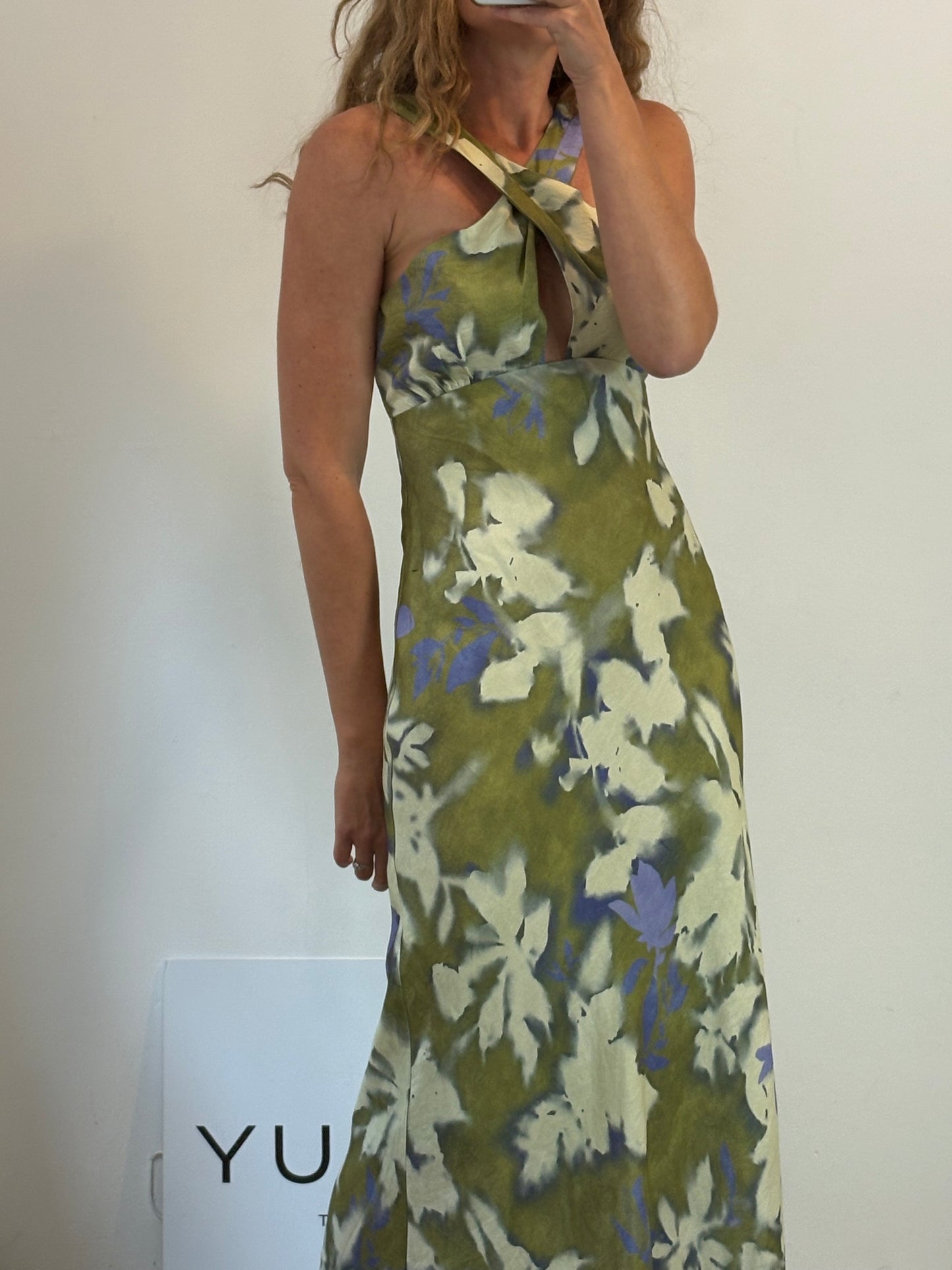 TRUCCO. Vestido largo escote cruzado