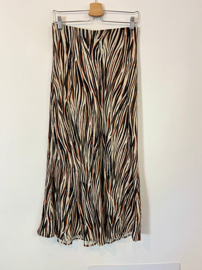 ZARA. Falda midi estampada T.m