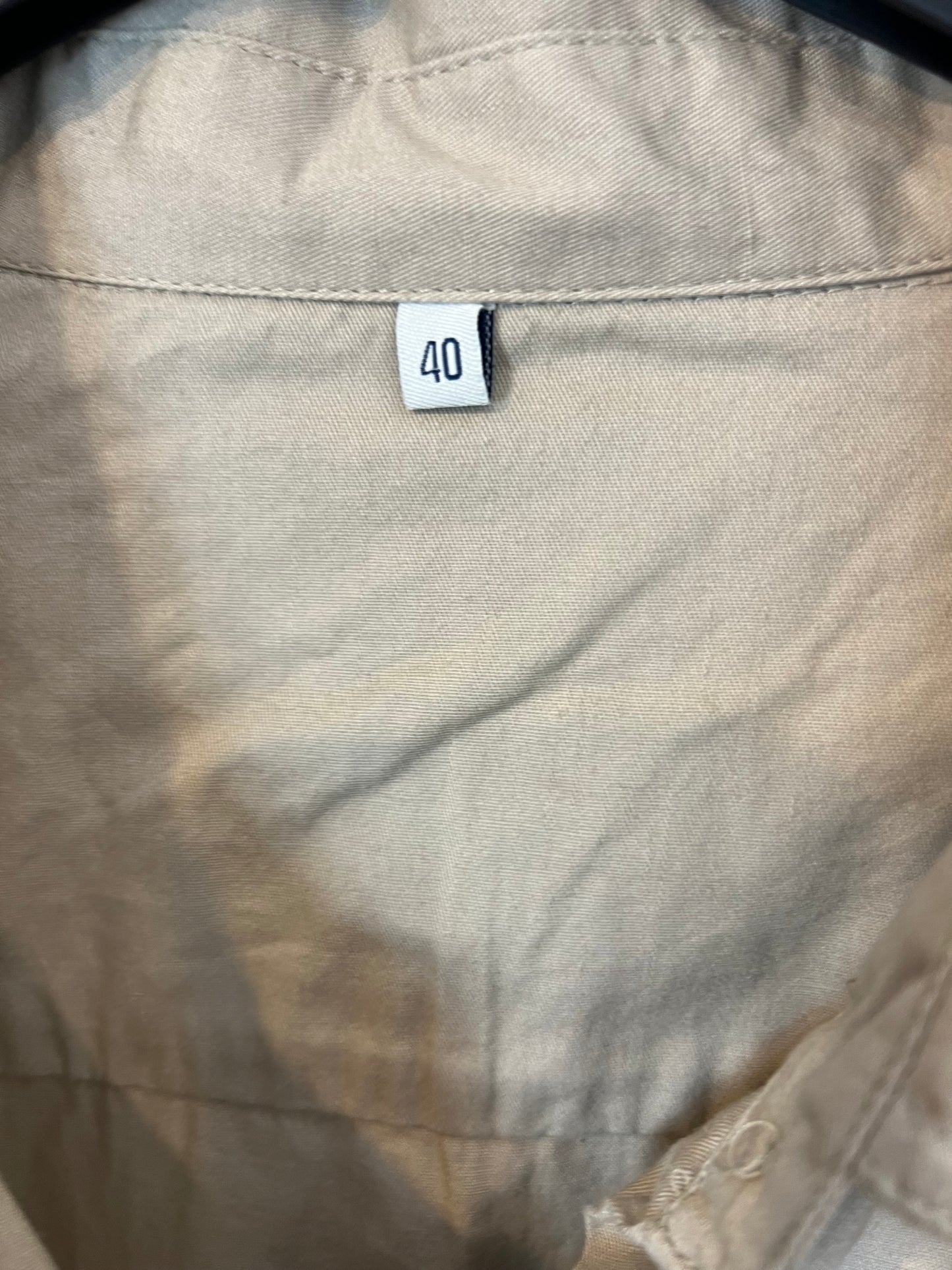 OTRAS. Chaqueta ligera bolsillos. T 40(M)