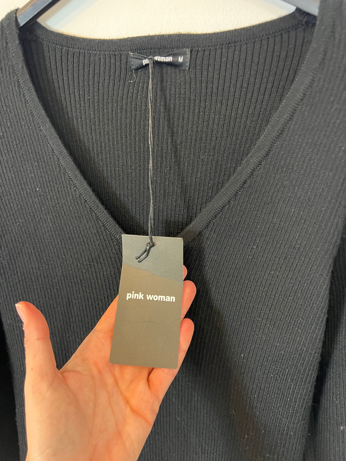 PINK WOMAN. vestido punto negro canalé T.m