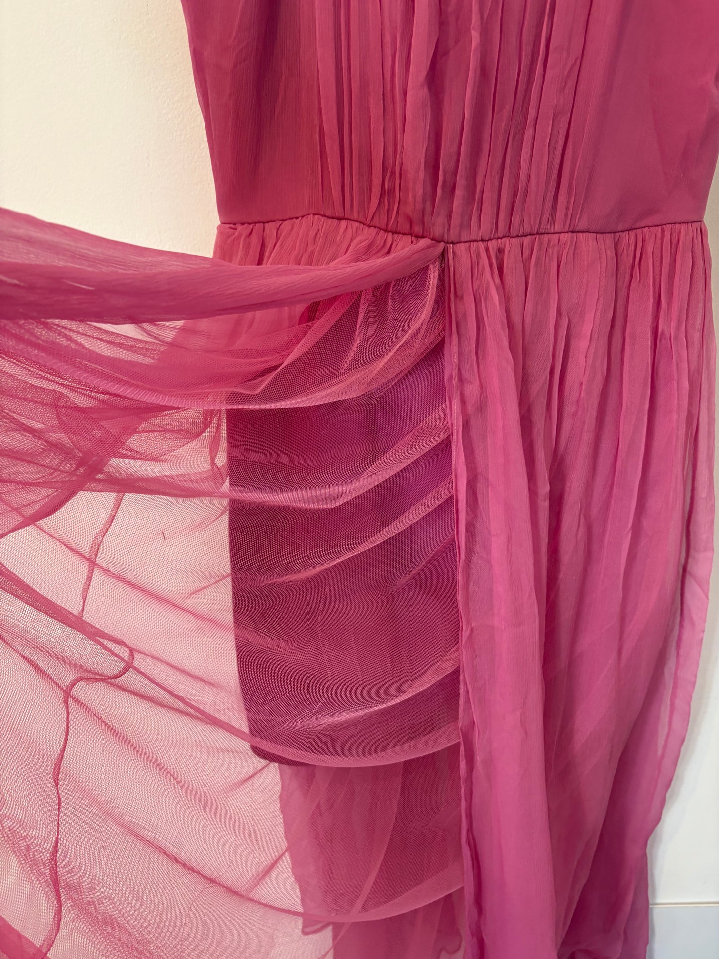 DAVID CHRISTIAN. Vestido midi rosa gasa