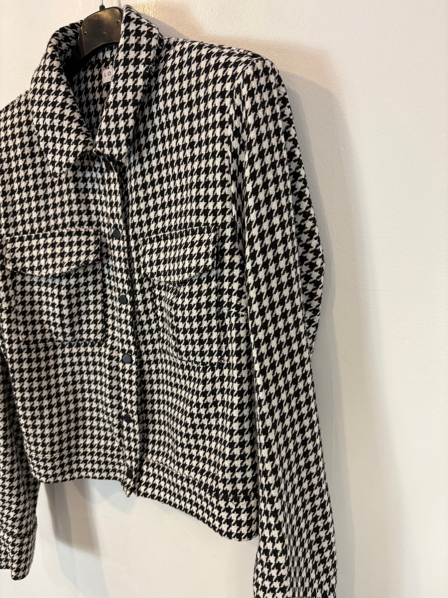 LOAVIES. Chaqueta pata de gallo abotonada